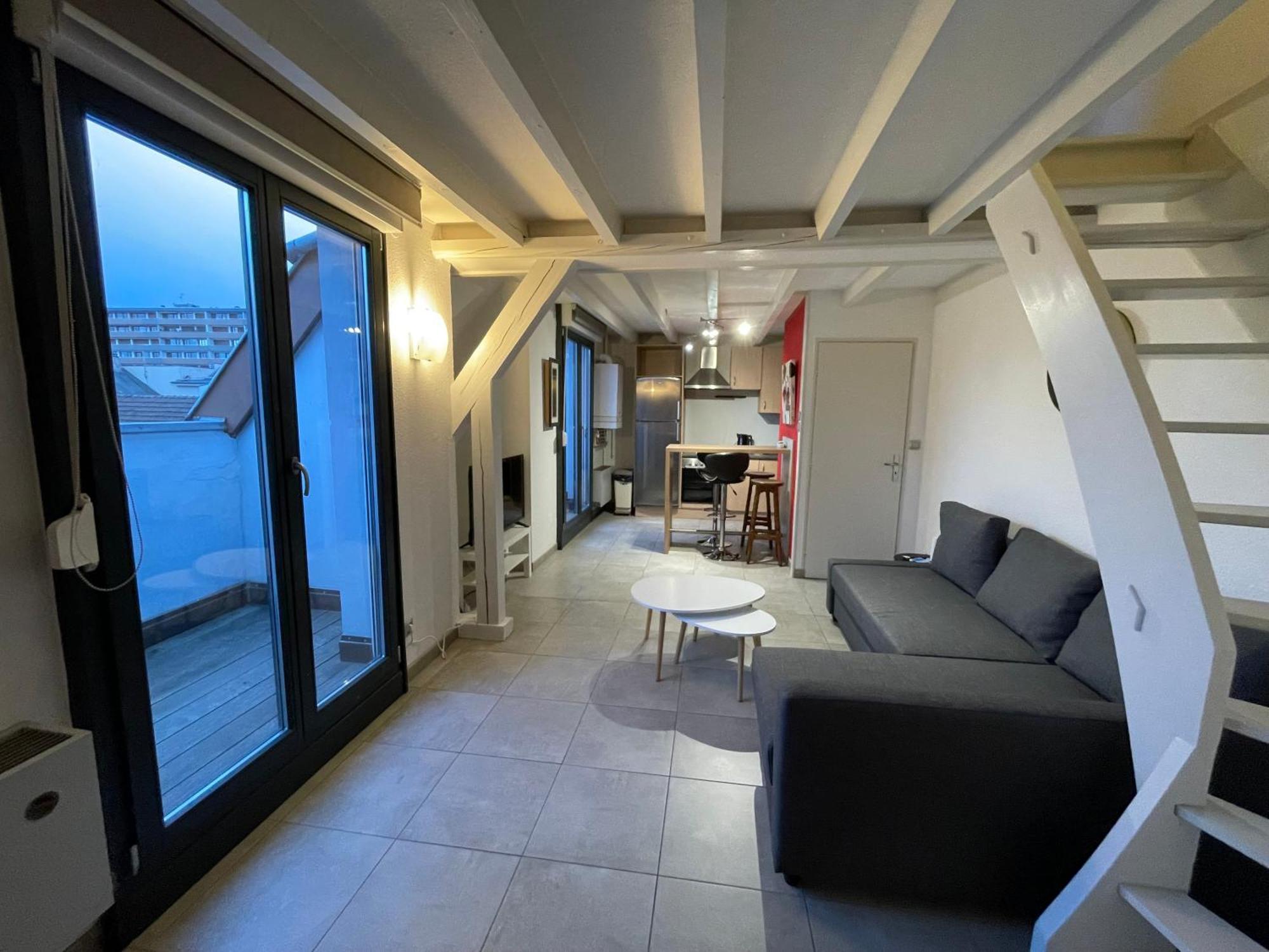 Fathala - Appartement Lumineux En Dernier Etage - Face A La Gare Routiere Sarrebourg Esterno foto