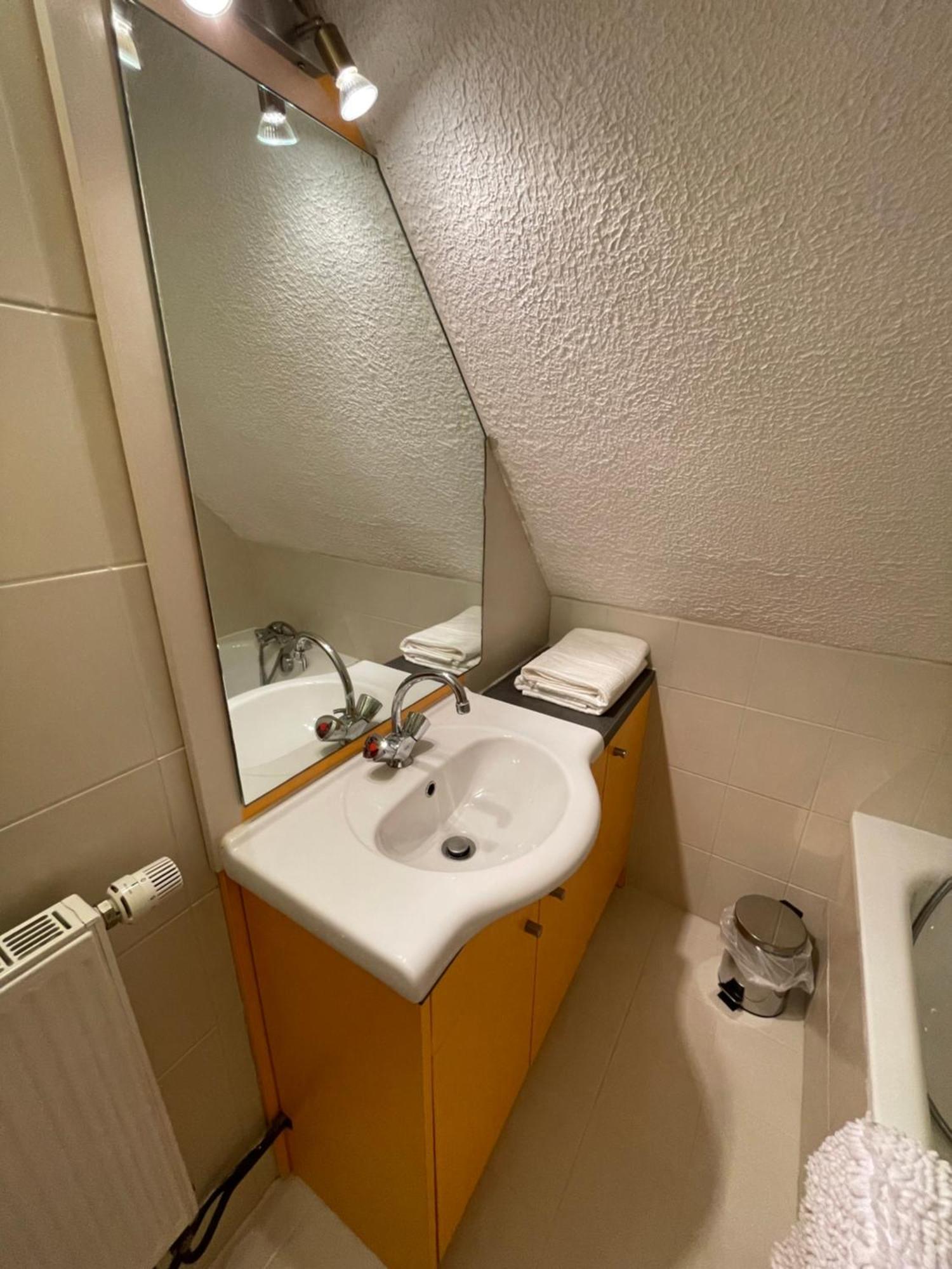 Fathala - Appartement Lumineux En Dernier Etage - Face A La Gare Routiere Sarrebourg Esterno foto